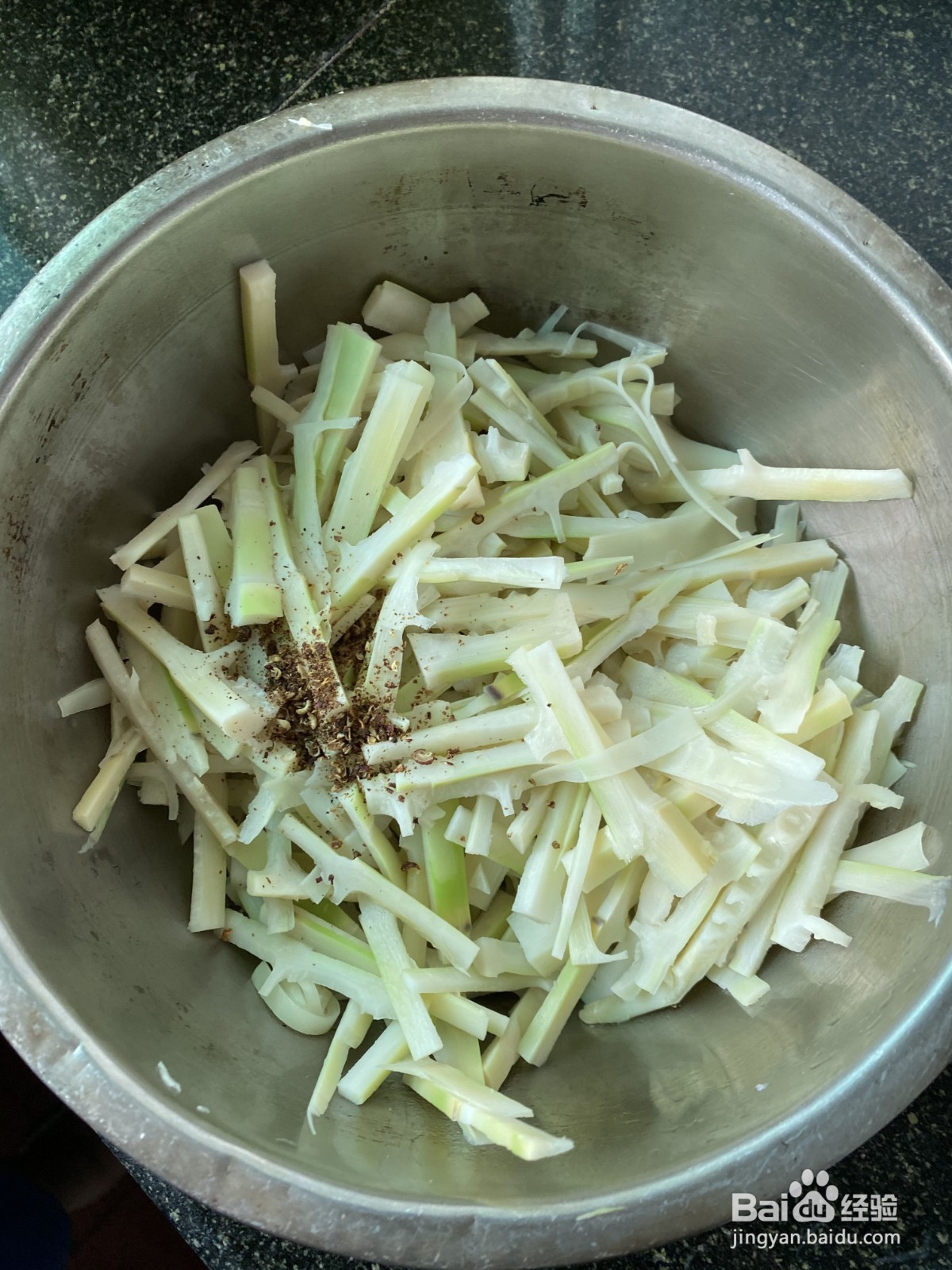 凉拌苦笋的做法