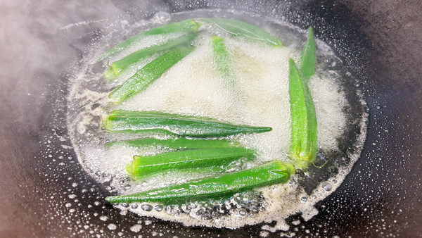 凉拌秋葵低脂白灼秋葵