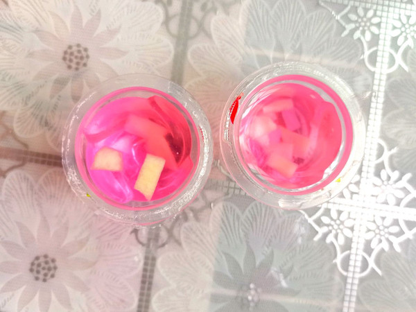 桃桃西打果冻冷饮