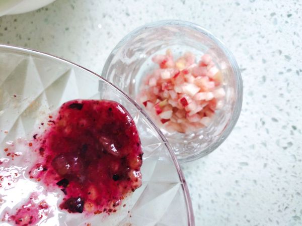 少女心莓桃多多气泡饮