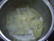 春笋黄瓜炒肉的做法