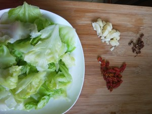 酸辣手撕包心菜简介