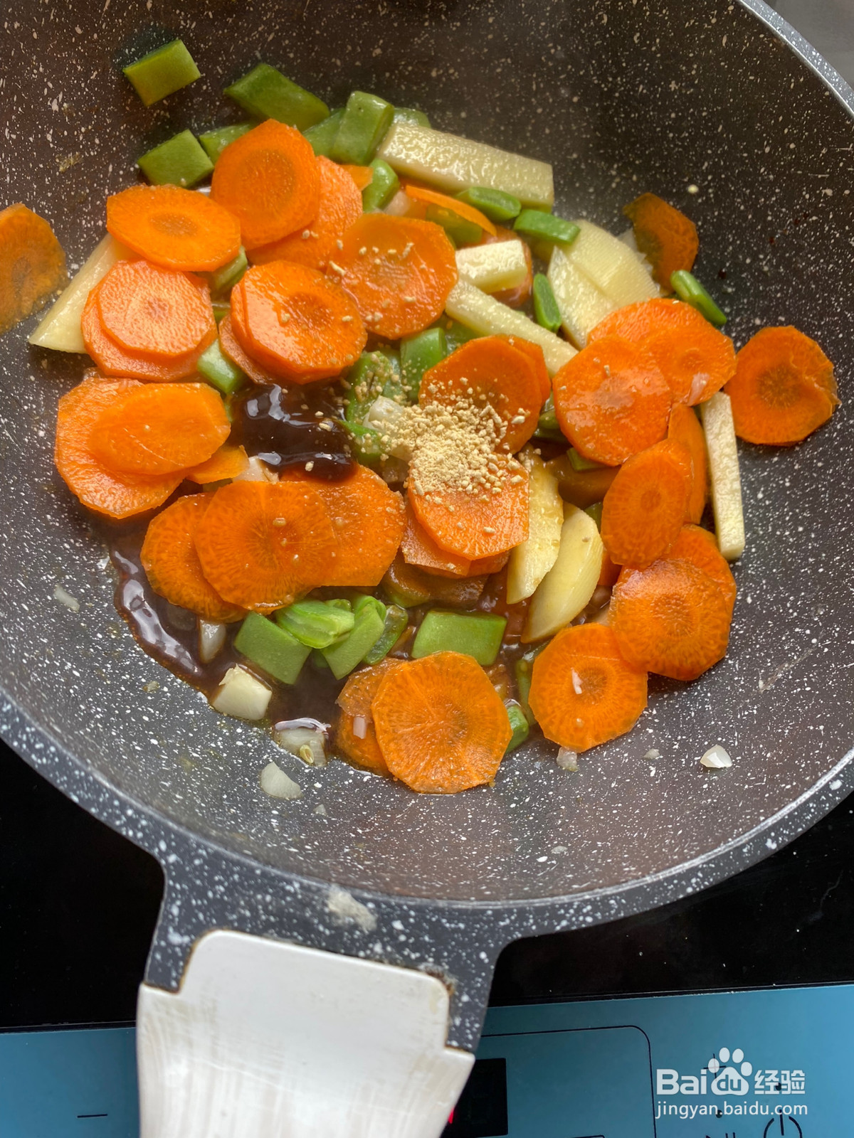 西兰花蔬菜炒土豆的做法
