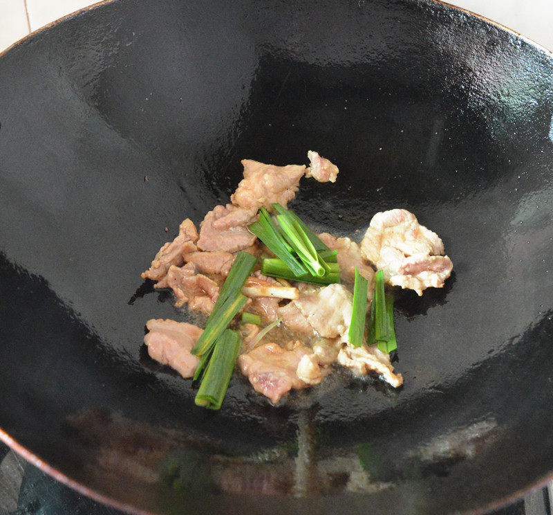 甜豆炒肉片的做法，下饭必备！