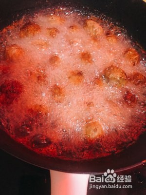 在家制作香酥炸肉丸子的做法