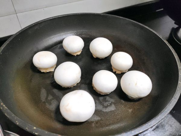 芝士口蘑酿虾滑