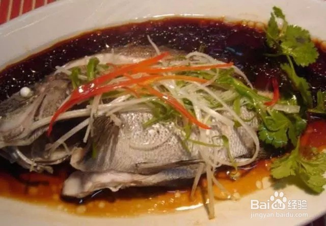 做清蒸鱼时，鱼肉不鲜还腥