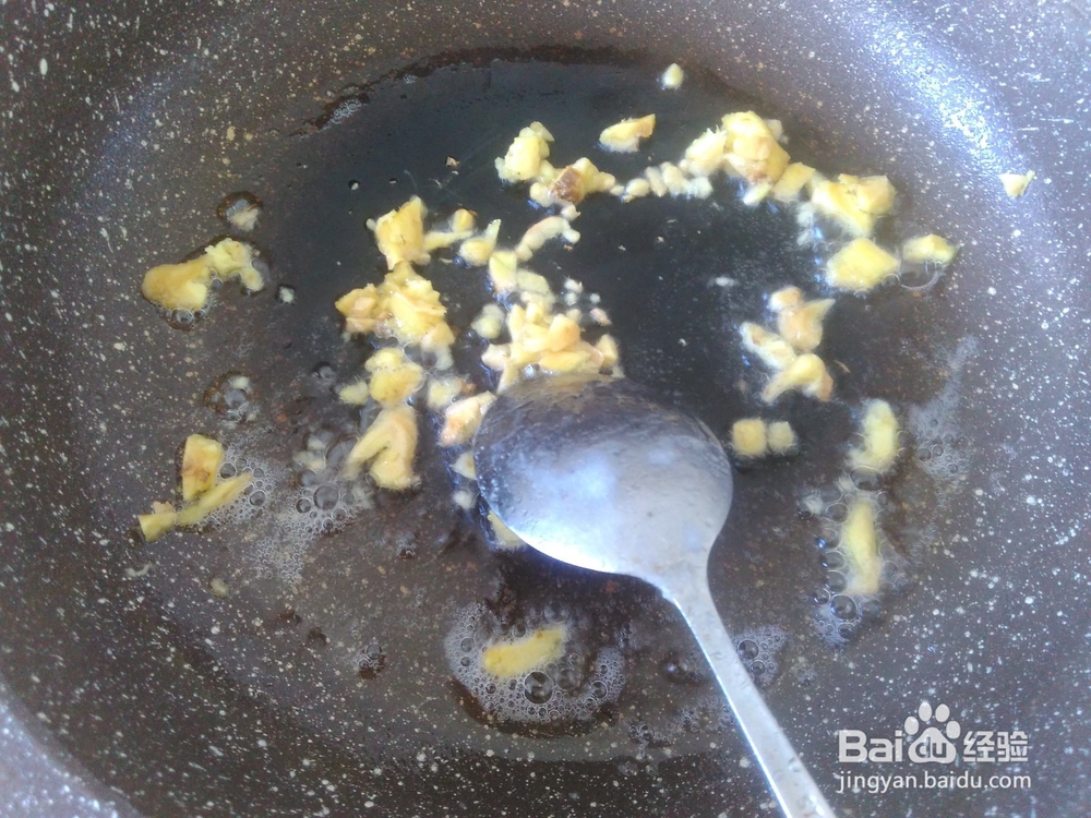 青椒爆炒鸭肠的做法