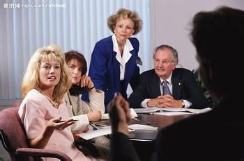 在职场和人交流时要注意哪些？