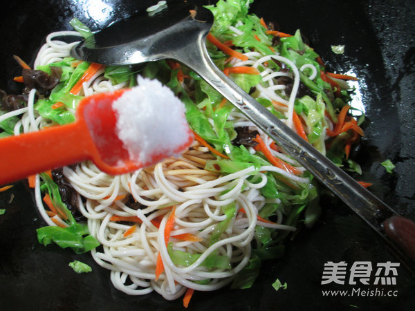 酱油素炒面的做法