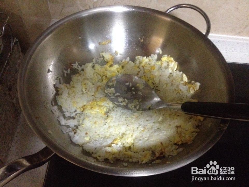怎样制作好吃的蛋炒白米饭