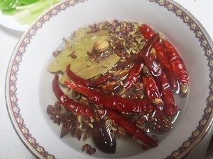 糯香鸭掌干锅怎么做