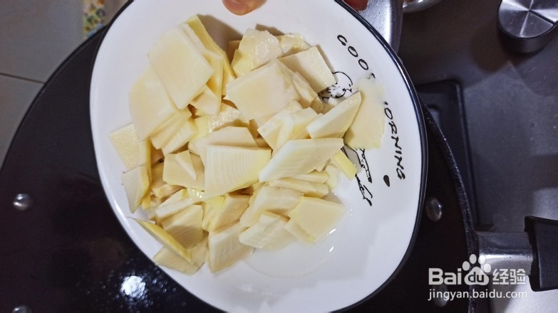 冬笋红焖腊肉