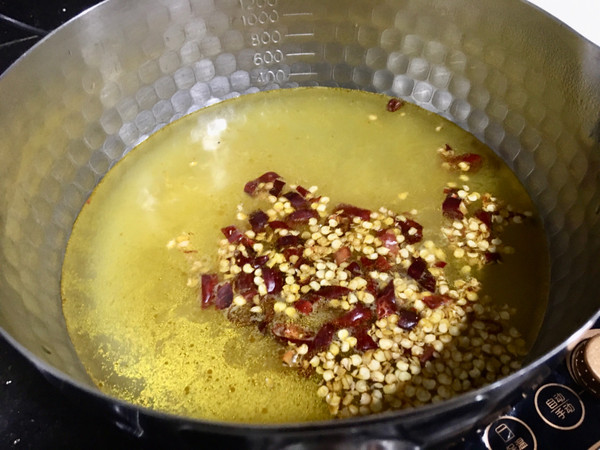 酸汤猪肉金针菇