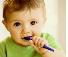 宝宝要多大才使用牙膏