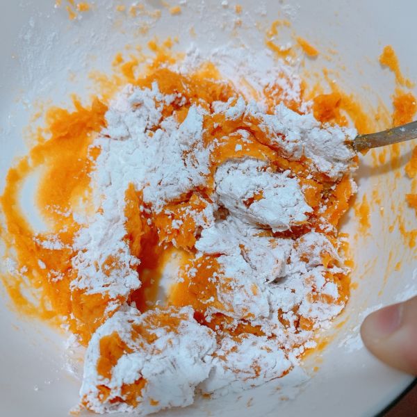 夏日甜点三色芋圆红豆椰奶