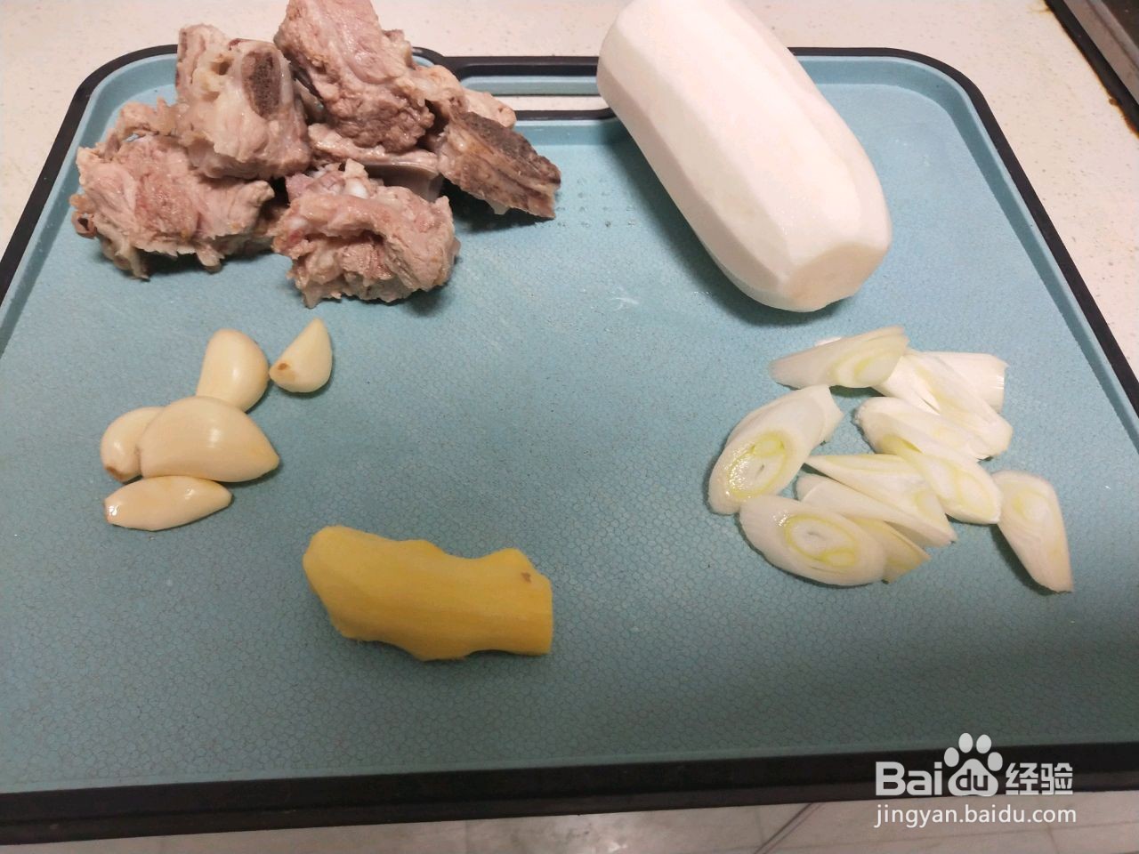 萝卜排骨汤的做法