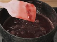 草莓果酱和草莓牛奶的做法