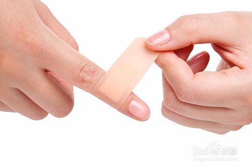 我们应该如何正确使用创可贴?