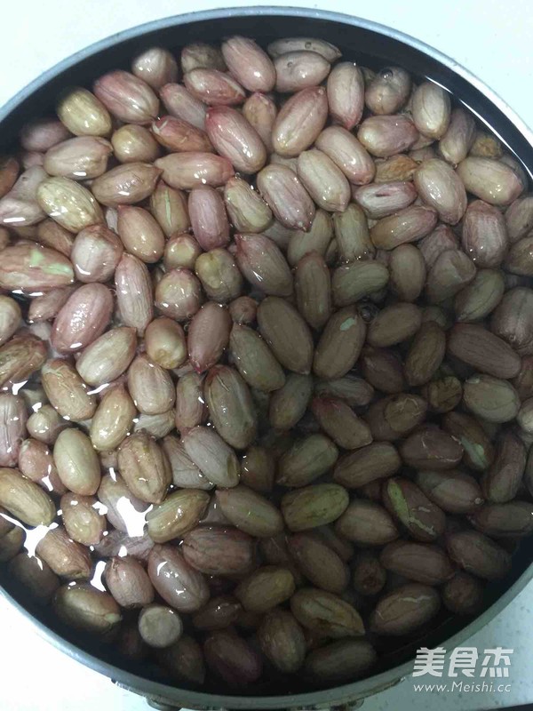 啤酒伴侣酱花生米