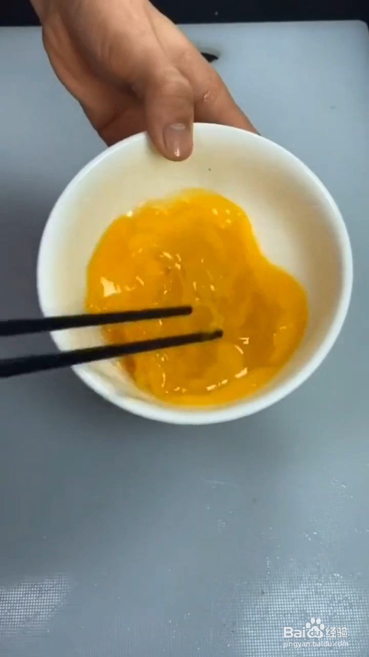 怎样做蒜黄鲜嫩不出水又好吃的蒜黄炒鸡蛋