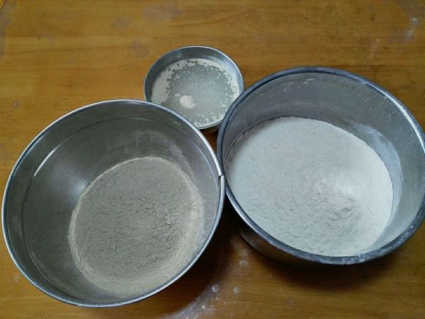 荞麦面荷叶夹饼配豆角肉丁