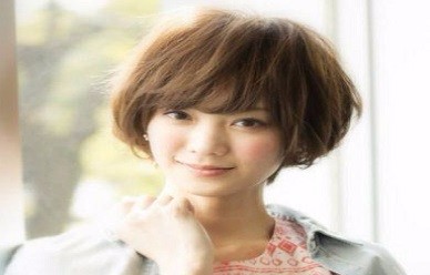 额头饱满适合什么发型