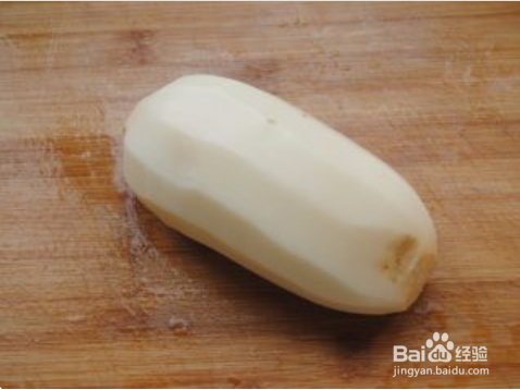 制作莲藕猪蹄汤