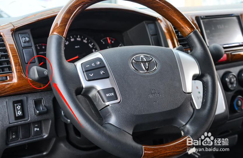 丰田HIACE车辆灯光的使用方法
