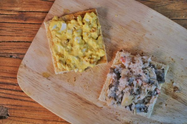 咸蛋黄酸梅鳕鱼三明治