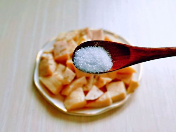 山葵木鱼花三文鱼沙拉