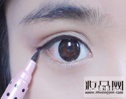 5分钟大地色烟熏妆步骤