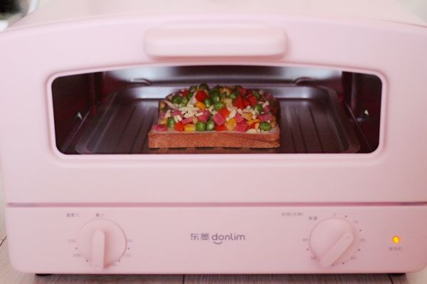 田园时蔬吐司披萨