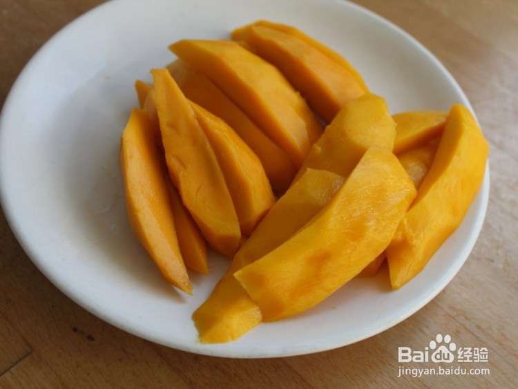如何制作简单好吃的芒果班戟?