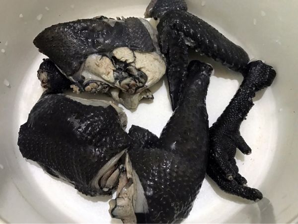 花胶虫草花乌鸡汤