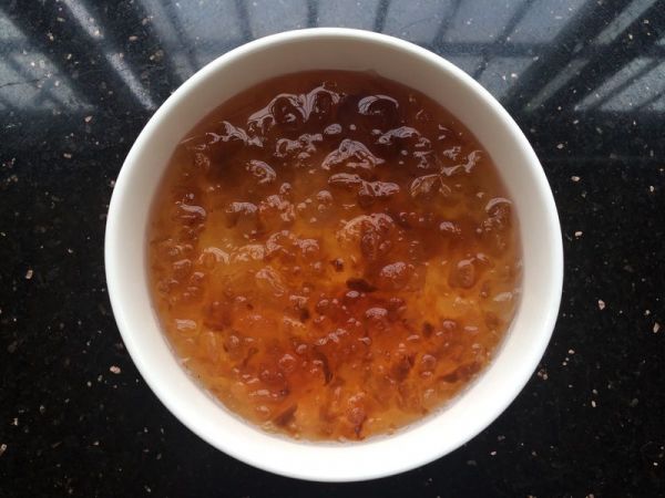 银耳桃胶红枣羹