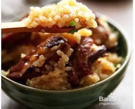 美味的排骨焖饭