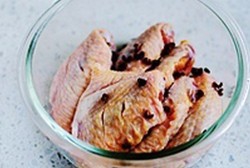 鸡翅爱大米教您制作茴香鸡翅