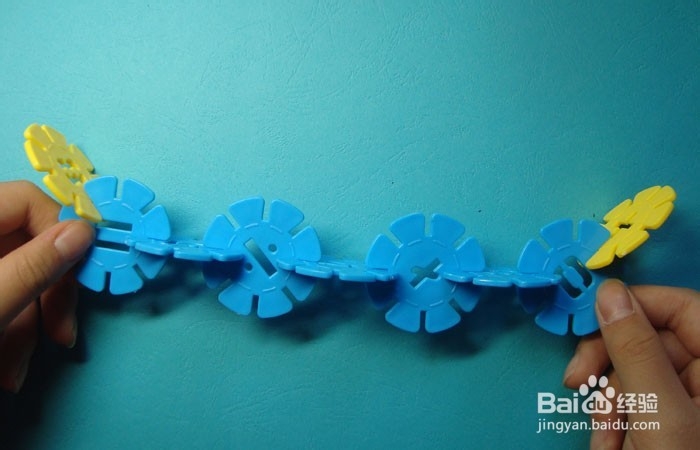 雪花片如何拼装小帆船图形