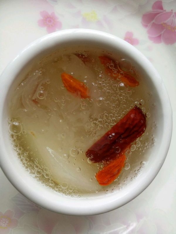 冰糖银耳雪梨羹