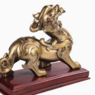 办公室书桌上如何摆放麒麟