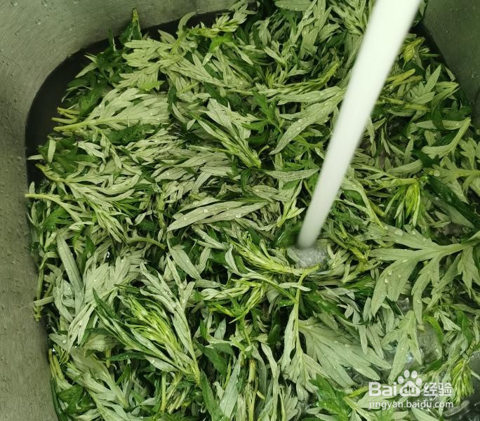 豆沙艾草青团的做法