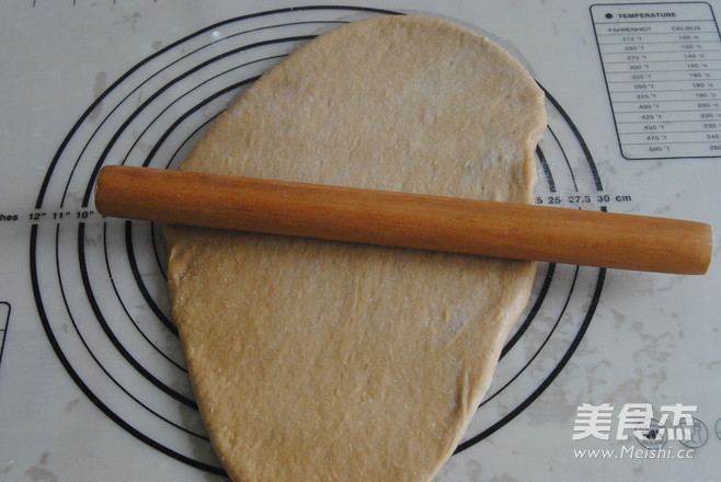 葡萄干红糖豆浆包