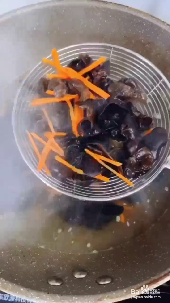 怎么做洋葱拌木耳