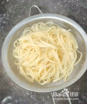 如何做爽口黄瓜拌豆皮