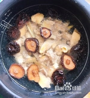 香飘十里板栗炖鸡汤