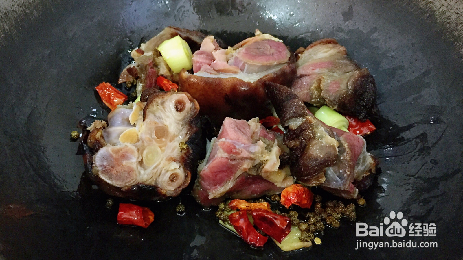 腊猪脚炖黄豆的做法