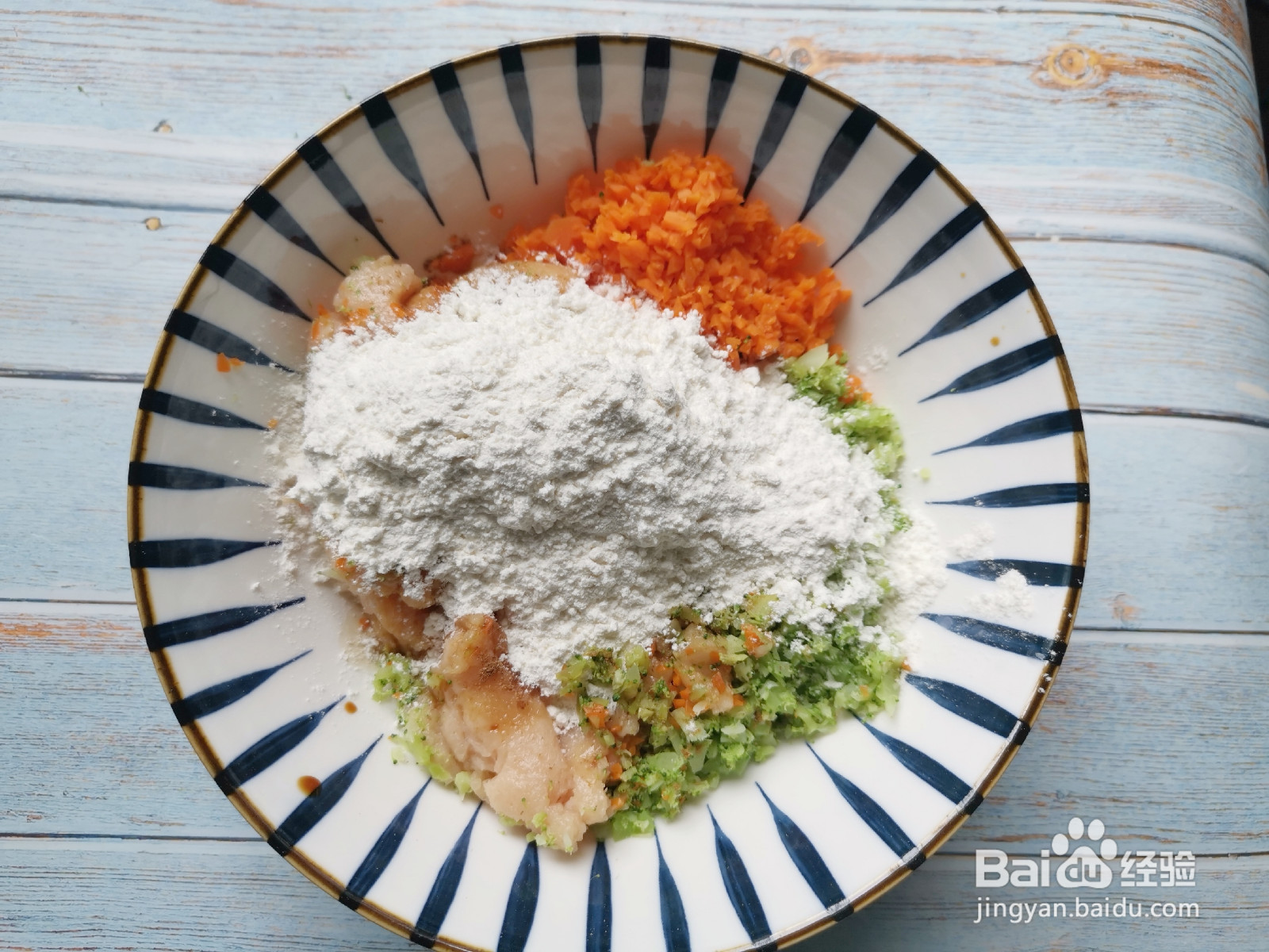 鸡胸肉蔬菜饼的做法