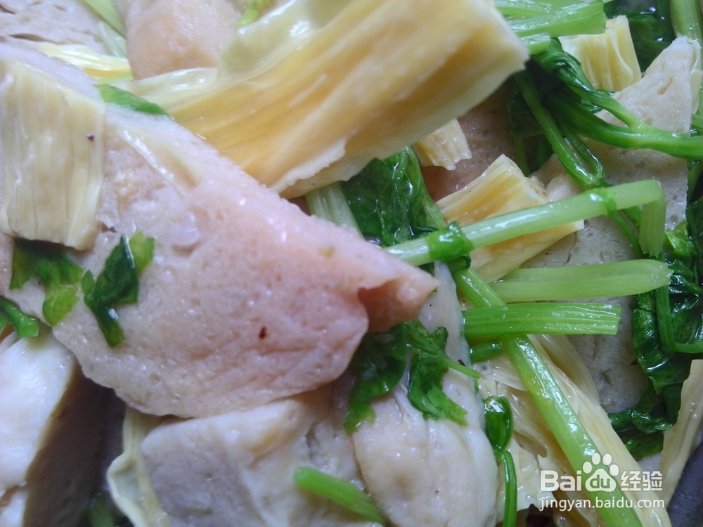 腐竹炒猪肉饼条