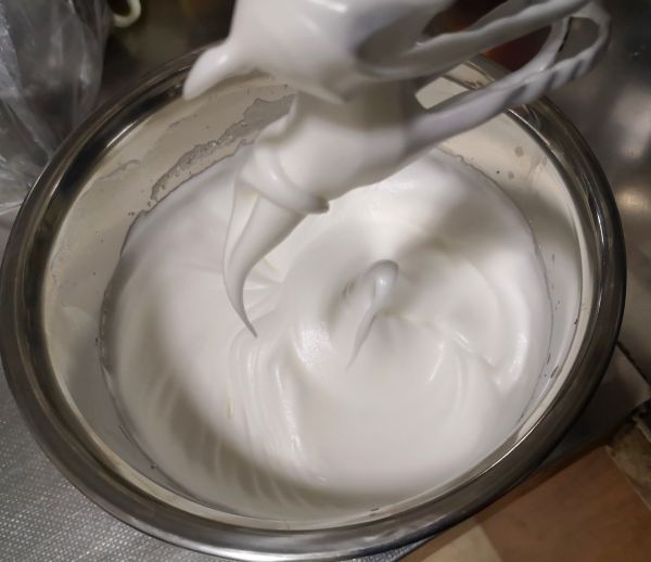 彩绘草莓蛋糕卷